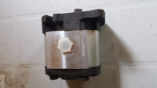 New Hydraulic Oil Pressure Pump Fits Kubota B1600