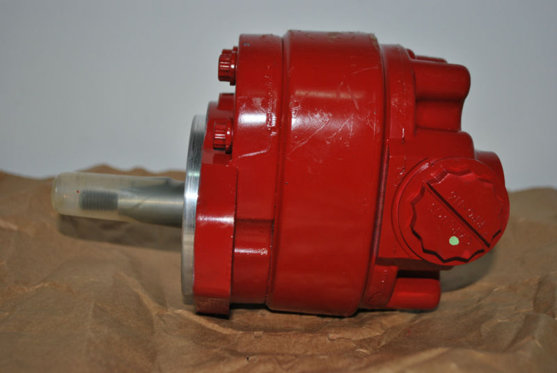 Load image into Gallery viewer, HEADER LIFT PUMP Fits Case Axial Flow 1660 1272258C92

