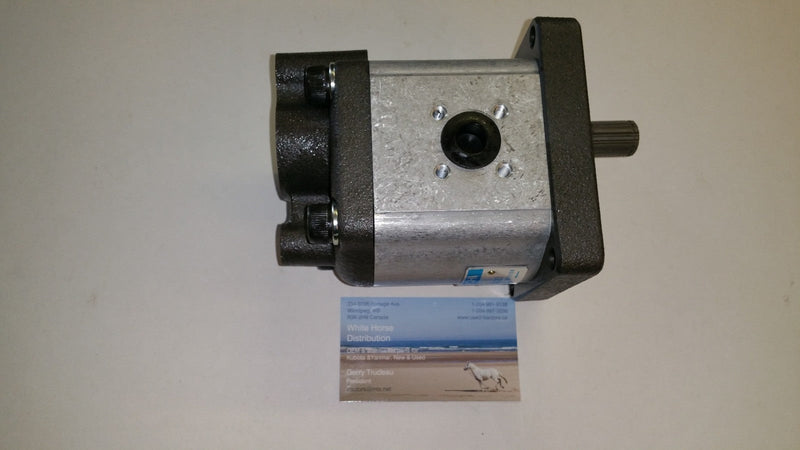 Load image into Gallery viewer, 35861-82203 New Kubota M8950 M7950 M6950 Hydraulic Pump
