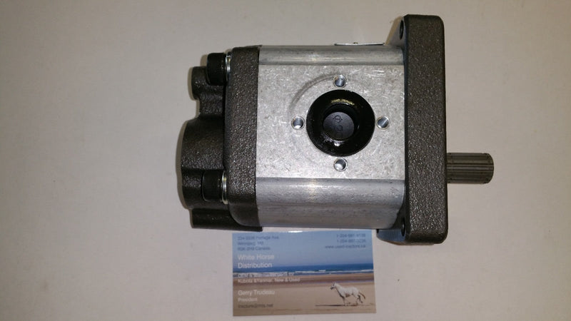 Load image into Gallery viewer, 35861-82203 New Kubota M8950 M7950 M6950 Hydraulic Pump
