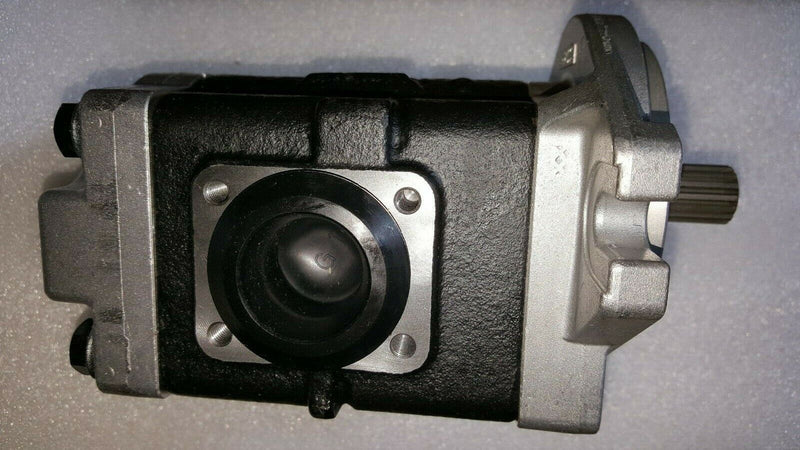Load image into Gallery viewer, New Kubota  M5140 Hydraulic Pump 3C001-82202, 3C001-82203, 3C001-82204
