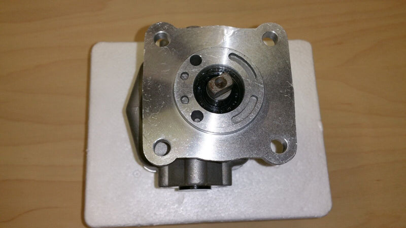 Load image into Gallery viewer, New Hydraulic Oil Pressure Pump replaces Yanmar #'s 124064-26020, 124064-26021
