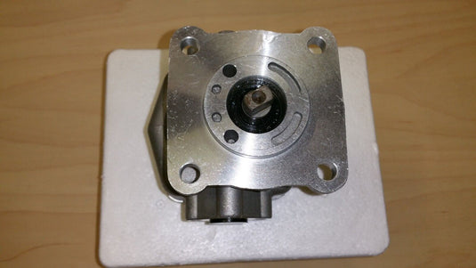New Hydraulic Oil Pressure Pump replaces Yanmar #'s 124064-26020, 124064-26021