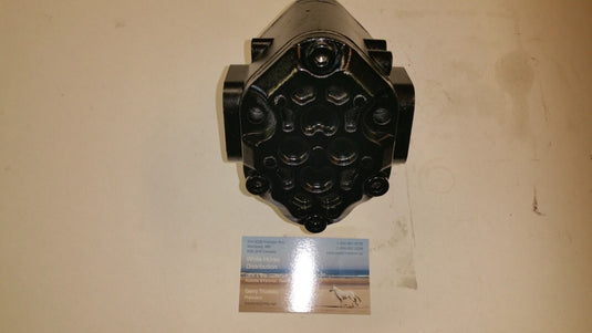 Rear Hydraulic Pump Fits JD AM877525 for Models 870, 970, 1070