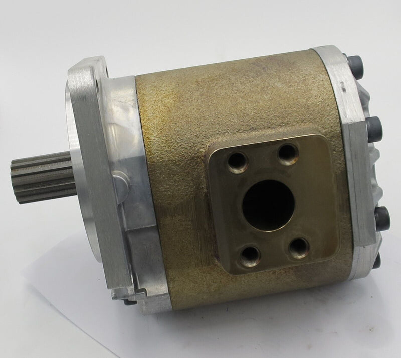 Load image into Gallery viewer, HYDRAULIC GEAR PUMP Compatible with Mitsubishi/CAT Forklift Part # 92071-10200
