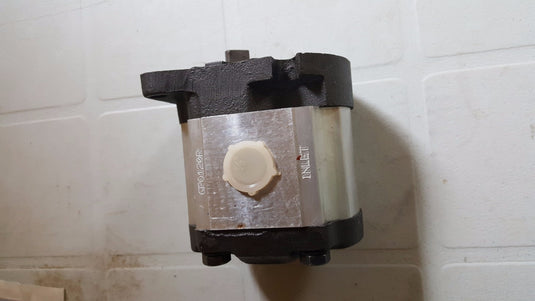 New Hydraulic Oil Pressure Pump Fits Kubota B8200