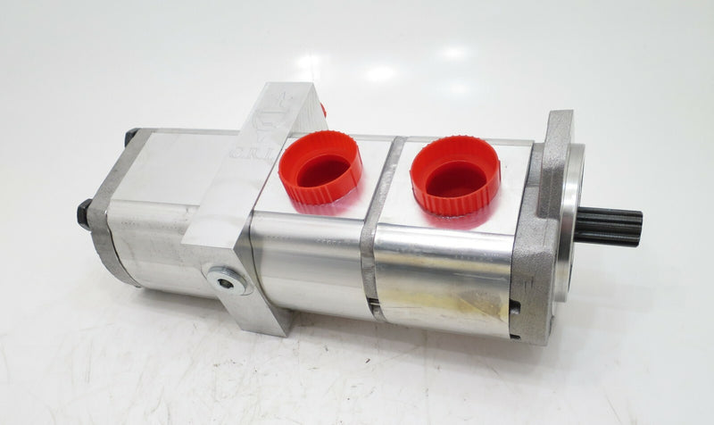 Load image into Gallery viewer, HYDRAULIC PUMP FOR BOBCAT MINI EXCAVATOR 6676970 6676971  X328, X331, X334.
