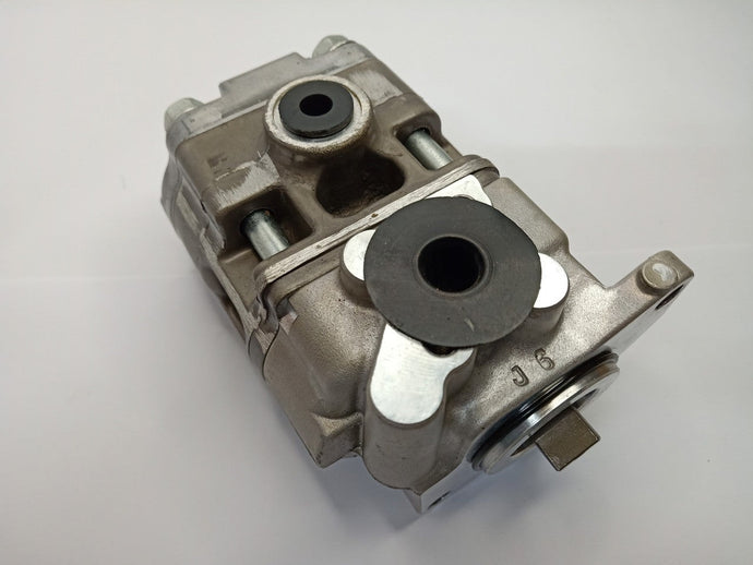 NEW Genuine Hydraulic Pump for Kubota B2630HSD