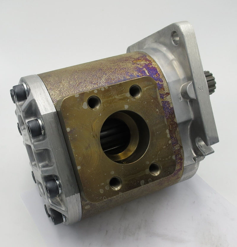 Load image into Gallery viewer, HYDRAULIC GEAR PUMP Compatible with Mitsubishi/CAT Forklift Part # 92071-10200
