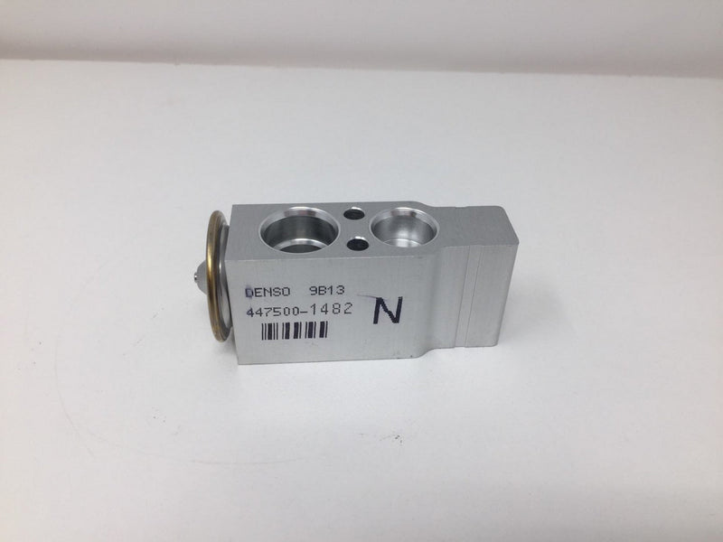 Load image into Gallery viewer, Replacement Expansion Valve for Kubota Part Number 3a851-72170
