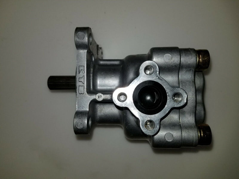 Load image into Gallery viewer, New Massey Ferguson 1533 Hydraulic Oil Pressure Pump part # 6241632M91
