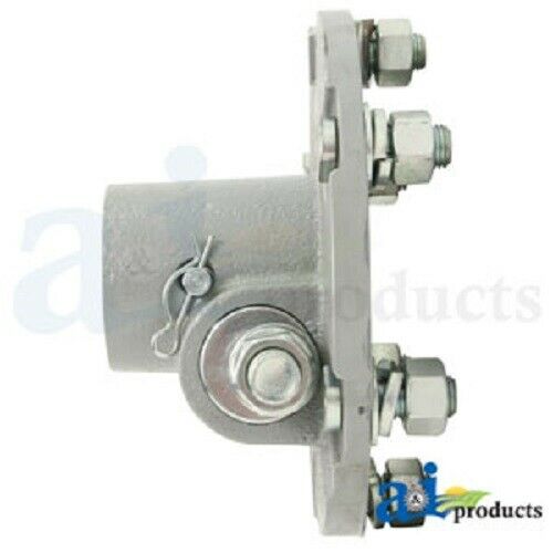 Load image into Gallery viewer, Rear Axle Hub Fits Kubota B1550 Series Tractors C/W studs and nuts
