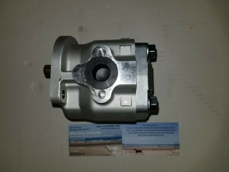 Load image into Gallery viewer, 31351-76100, 31351-76102 New Hydraulic Oil Pressure Pump Fits Kubota L2350DT
