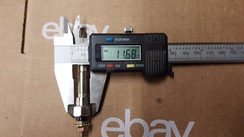 Load image into Gallery viewer, New Kubota D1503 Glow plug
