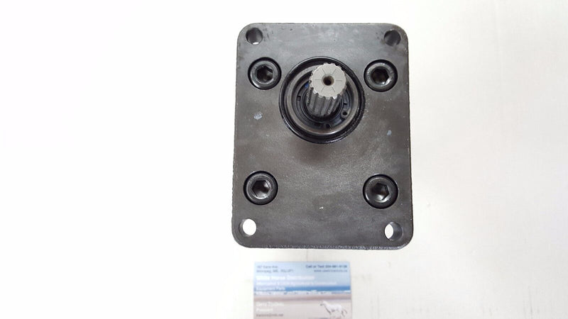 Load image into Gallery viewer, New Kubota  M4030, M4030DT (EXCEPT SU) Hydraulic Pump (Hyd Shuttle) 32530-76102
