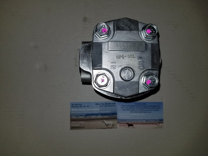 Load image into Gallery viewer, 31351-76100, 31351-76102 New Hydraulic Oil Pressure Pump Fits Kubota L2500DT
