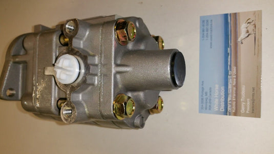 New Kubota  L2501D/H/F Hydraulic Oil Pressure Pump T1150-36440