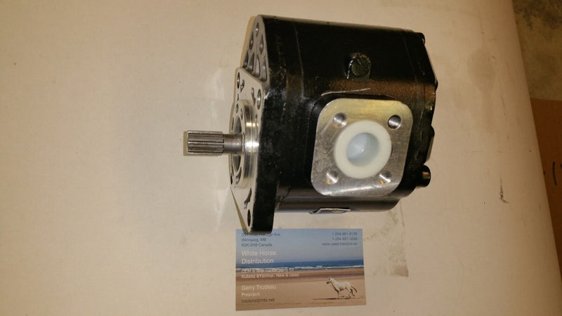 Load image into Gallery viewer, Rear Hydraulic Pump Fits JD  Model 990 Compact Tractor
