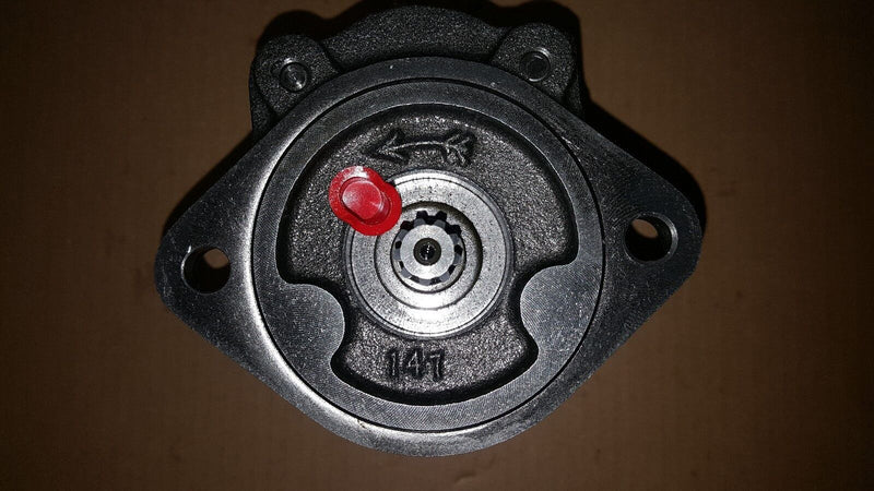 Load image into Gallery viewer, New Hydraulic Pump made to fit 753 Bobcat With 5/8&quot; 9 Tooth Shaft
