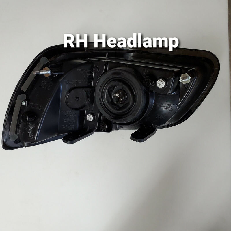Load image into Gallery viewer, RH Head Light Fits Kubota M7040 Series Tractors With Part # 3C081-75713
